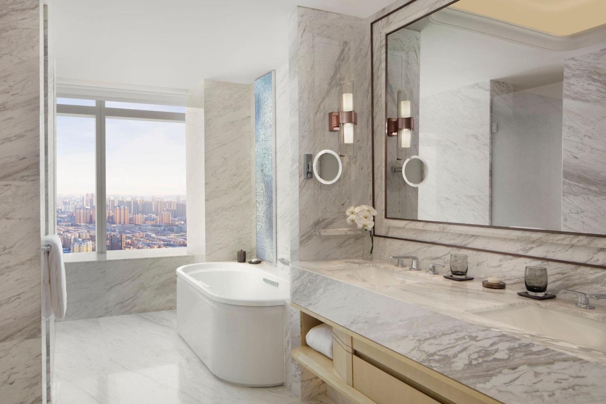 Hotel The Ritz-carlton, 5*